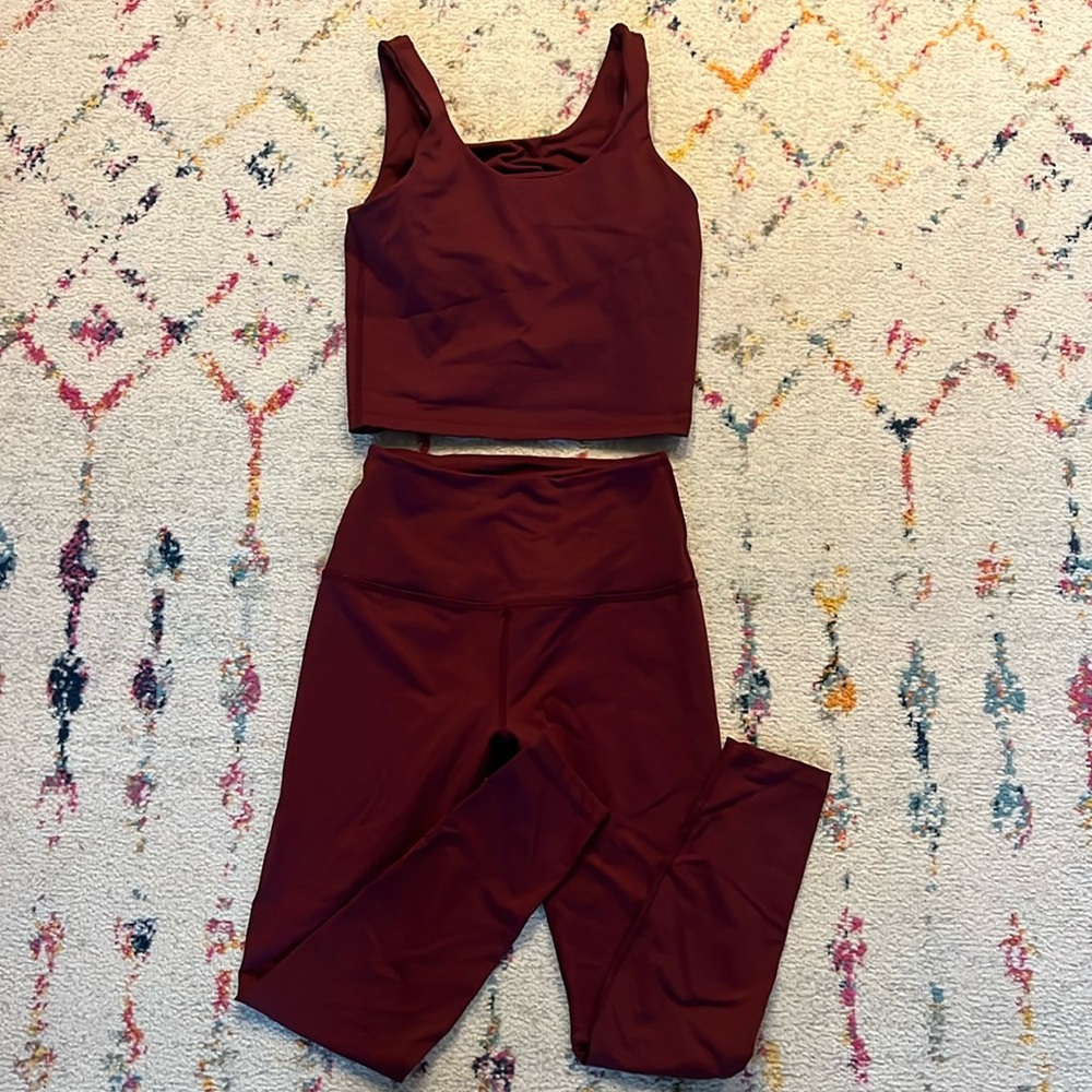 Beyond yoga burgundy gym set